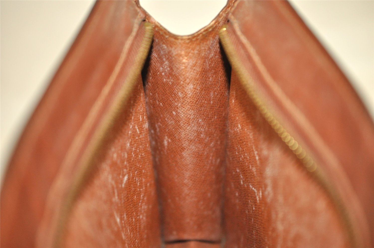 Authentic Louis Vuitton Monogram Pochette Homme Clutch Hand Bag M51795 LV 7516I