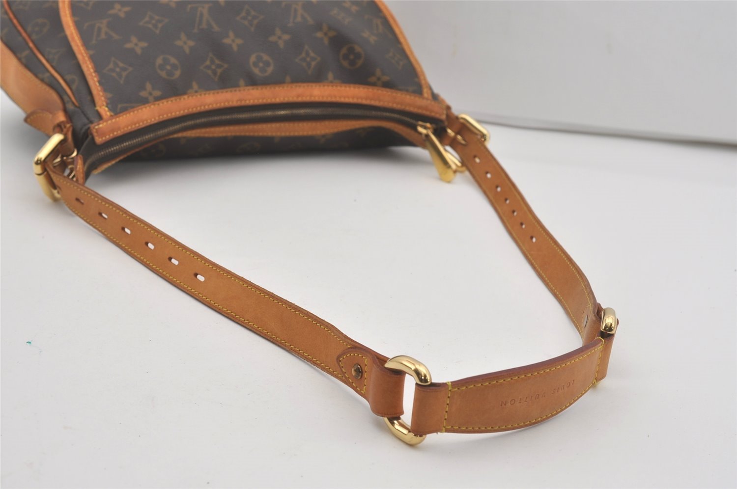 Authentic Louis Vuitton Monogram Tulum GM Shoulder Cross Bag M40075 LV 7520I