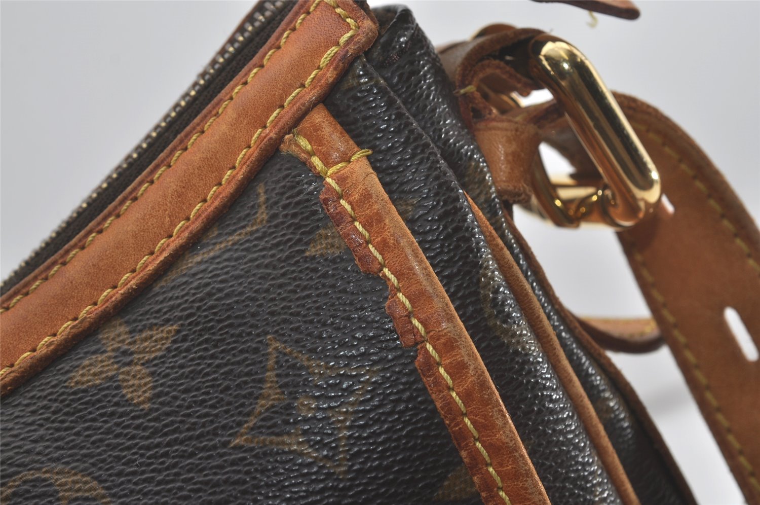 Authentic Louis Vuitton Monogram Tulum GM Shoulder Cross Bag M40075 LV 7520I