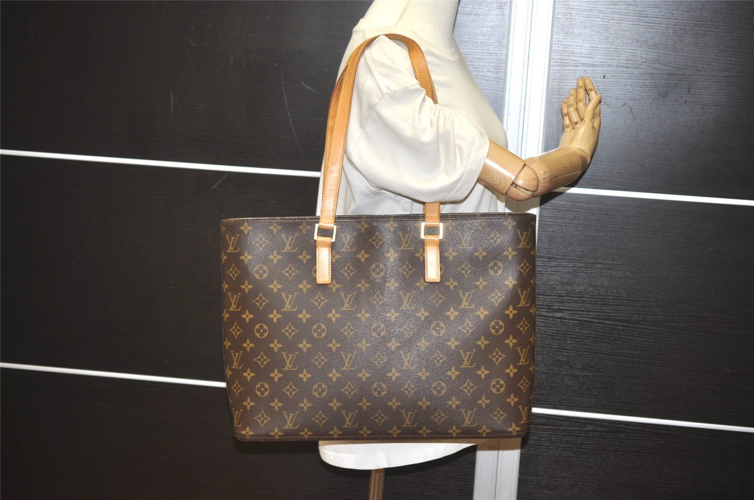 Authentic Louis Vuitton Monogram Luco Shoulder Tote Bag M51155 LV 7521I