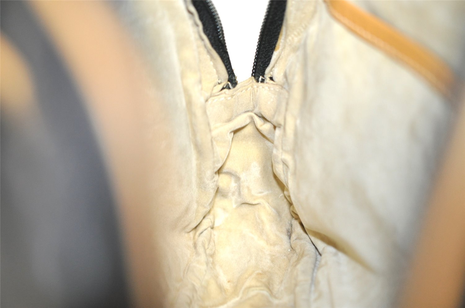 Authentic GUCCI Vintage Clutch Hand Bag Purse Leather Black Junk 7524I