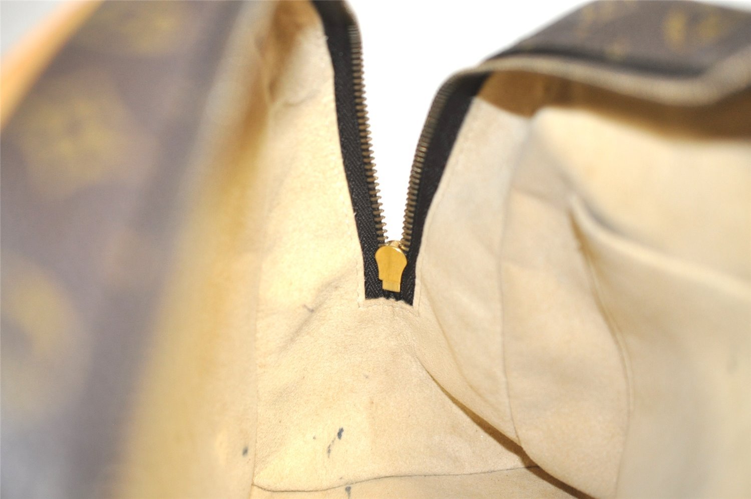 Authentic Louis Vuitton Monogram Manhattan PM Hand Bag Purse M40026 LV 7533J