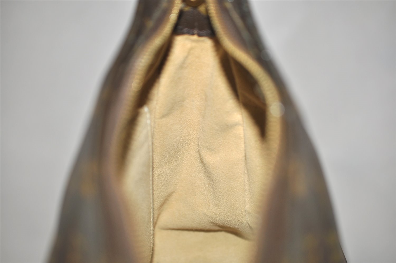 Authentic Louis Vuitton Monogram Looping MM Shoulder Bag M51146 LV 7535I