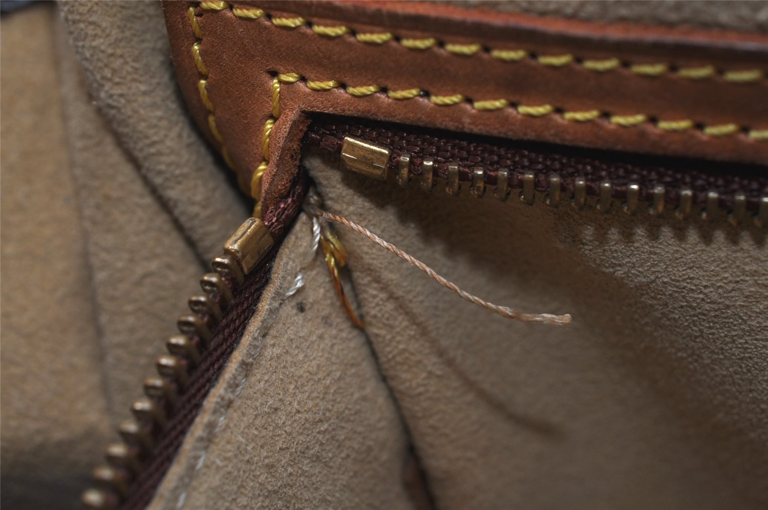 Authentic Louis Vuitton Monogram Looping MM Shoulder Bag M51146 LV 7535I