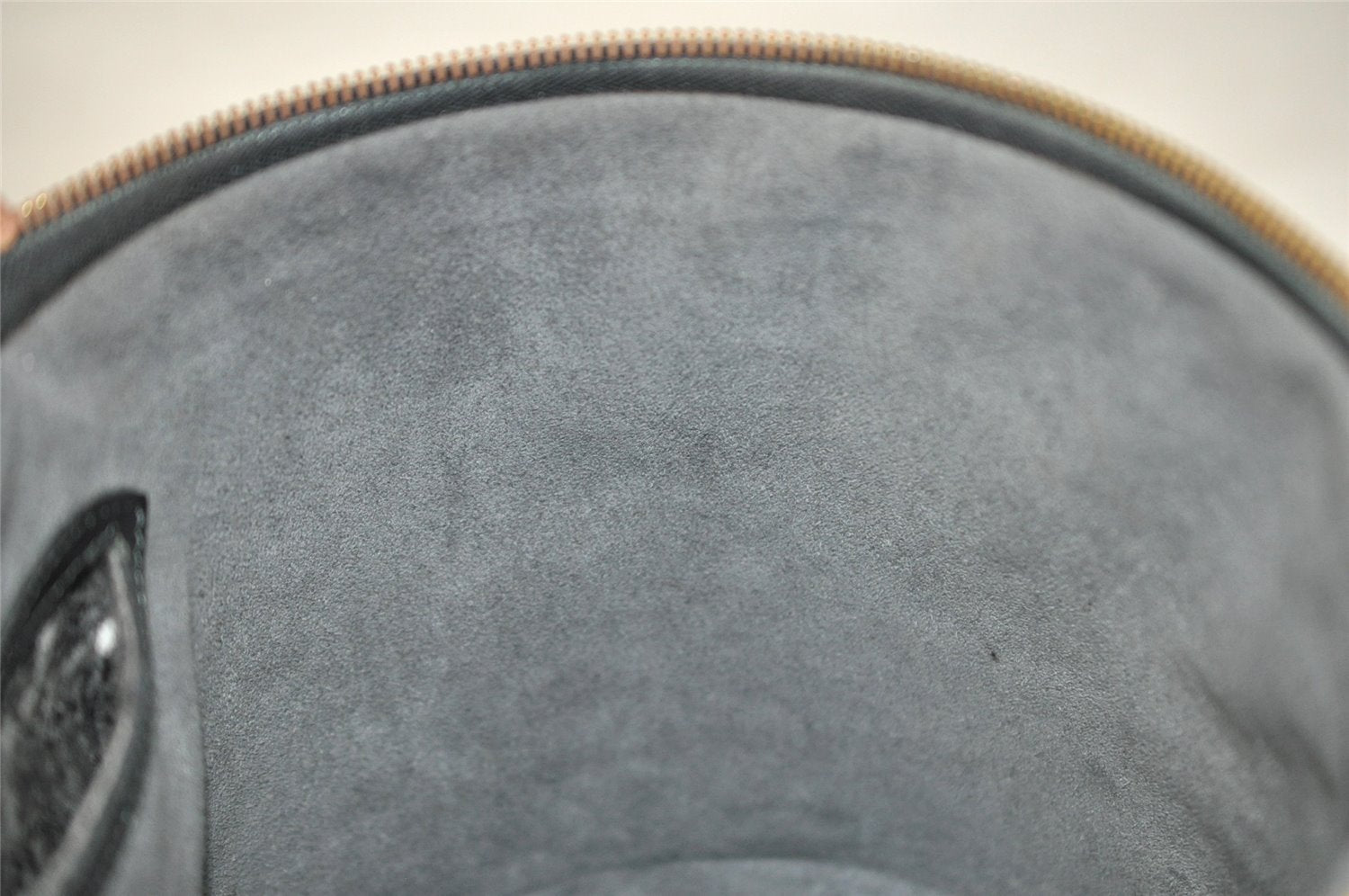 Authentic Louis Vuitton Epi Cannes Cosmetic Hand Bag Purse Black M48032 LV 7542I