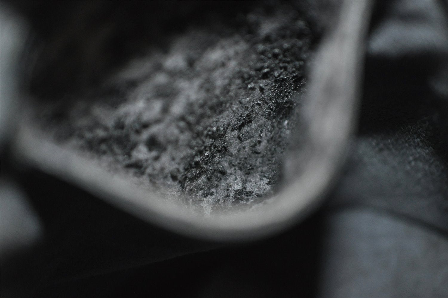 Authentic Louis Vuitton Epi Cannes Cosmetic Hand Bag Purse Black M48032 LV 7542I