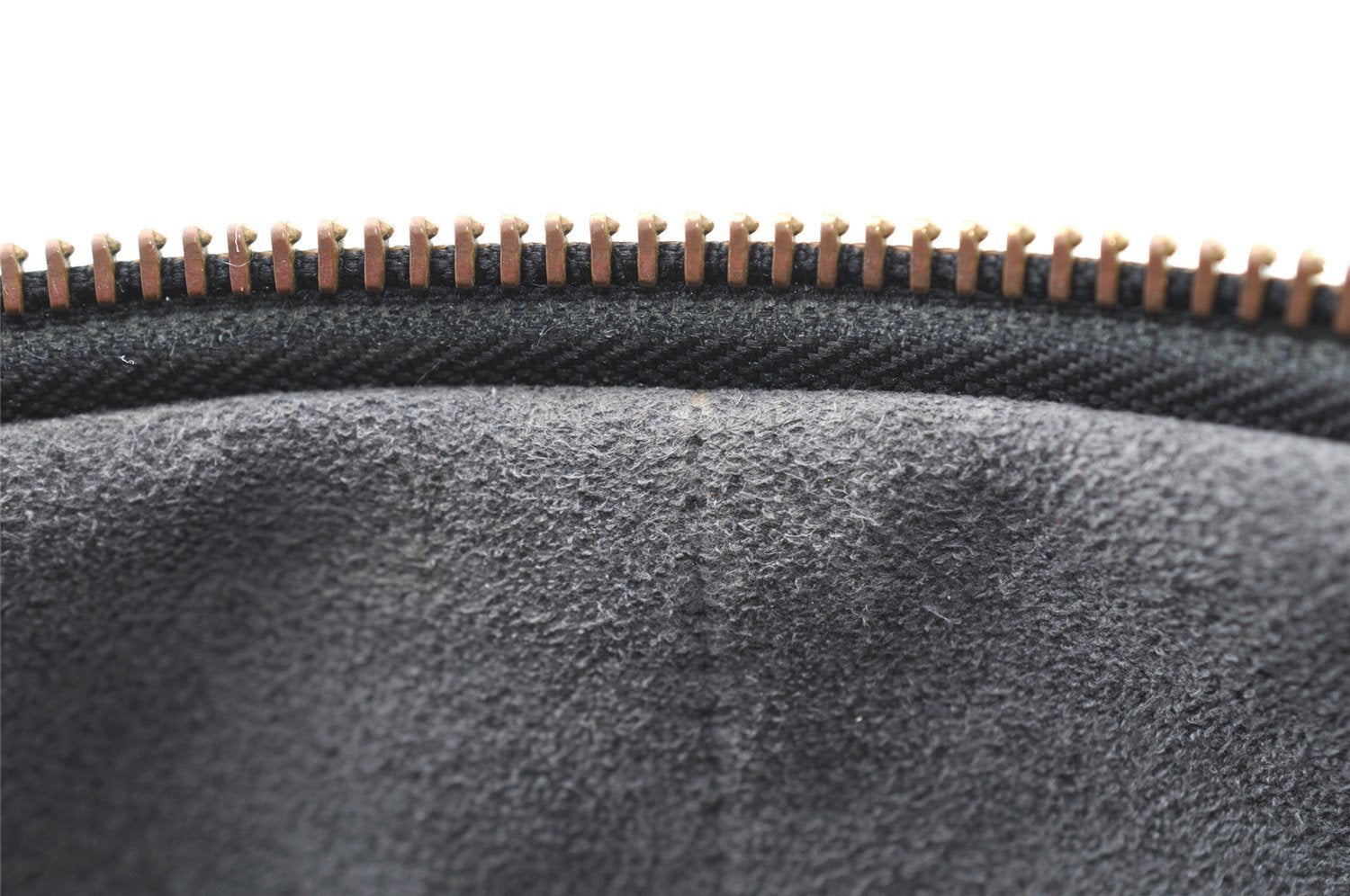 Authentic Louis Vuitton Epi Cannes Cosmetic Hand Bag Purse Black M48032 LV 7542I