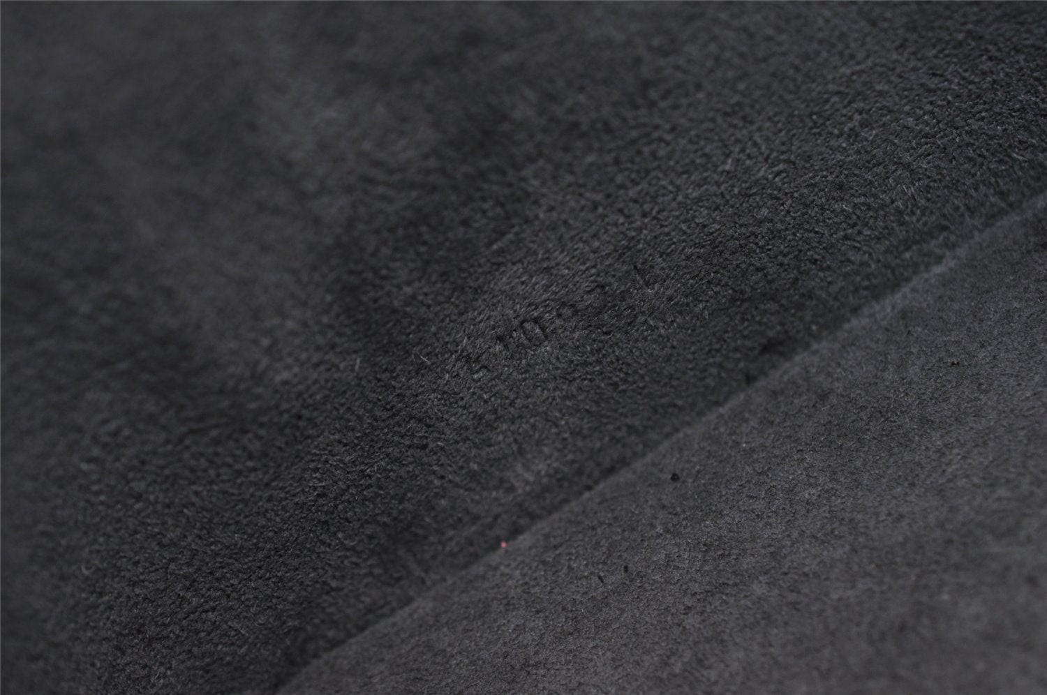 Authentic Louis Vuitton Epi Cannes Cosmetic Hand Bag Purse Black M48032 LV 7542I