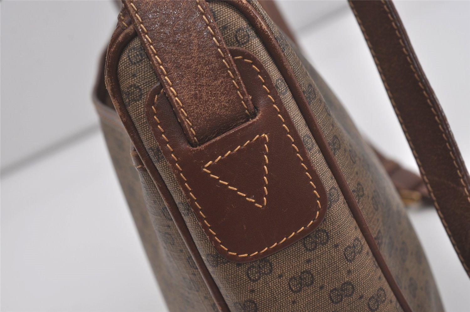 Authentic GUCCI Micro GG PVC Leather Shoulder Cross Body Bag Brown Junk 7546I