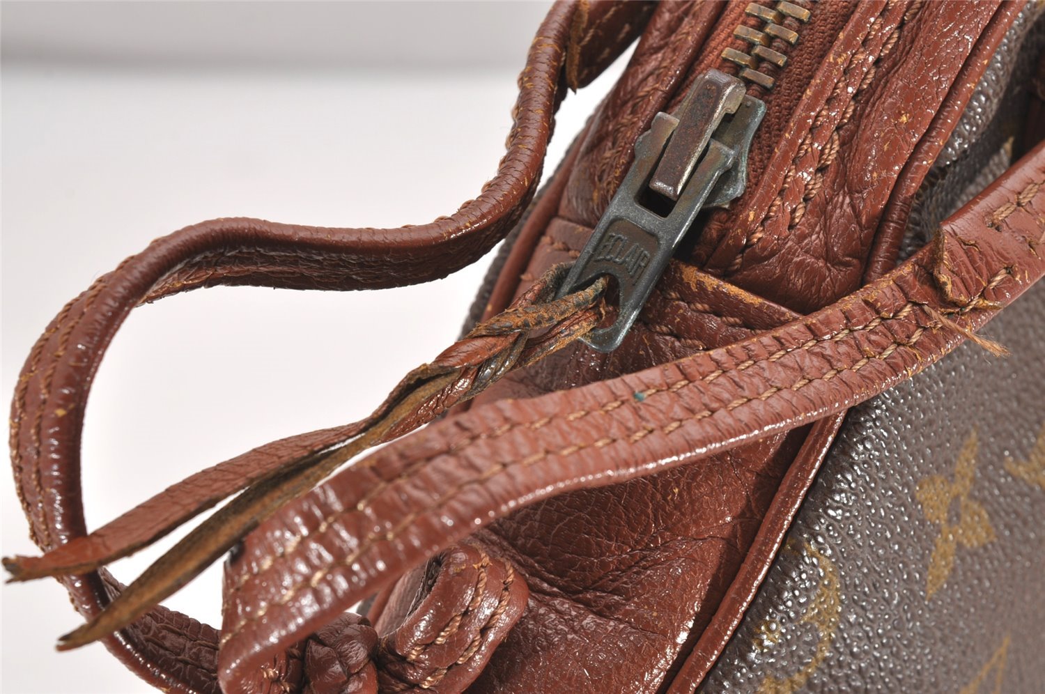 Authentic Louis Vuitton Monogram Pochette Sport Clutch Hand Bag Old Model 7556I