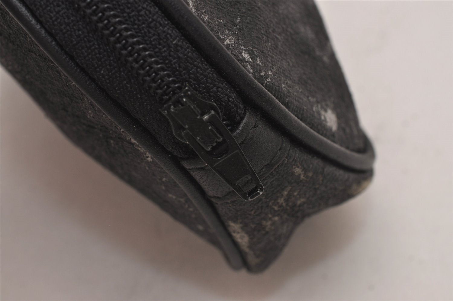 Authentic GUCCI Vintage Pouch Purse PVC Leather Black Junk 7557I