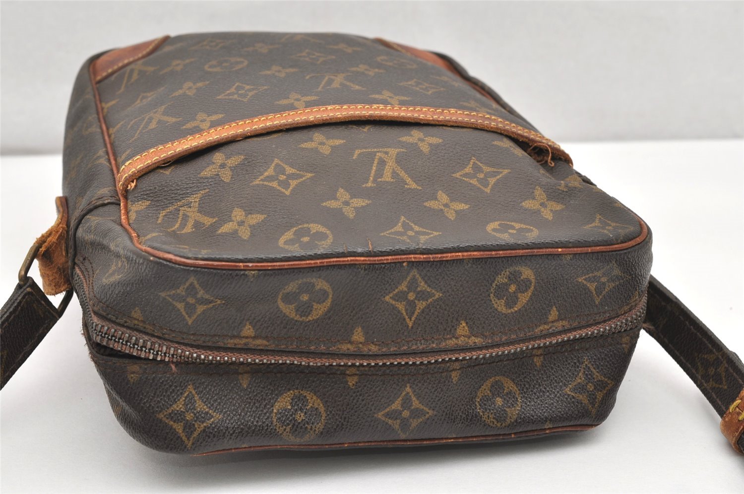 Authentic Louis Vuitton Monogram Danube MM Shoulder Cross Bag M45264 Junk 7564K