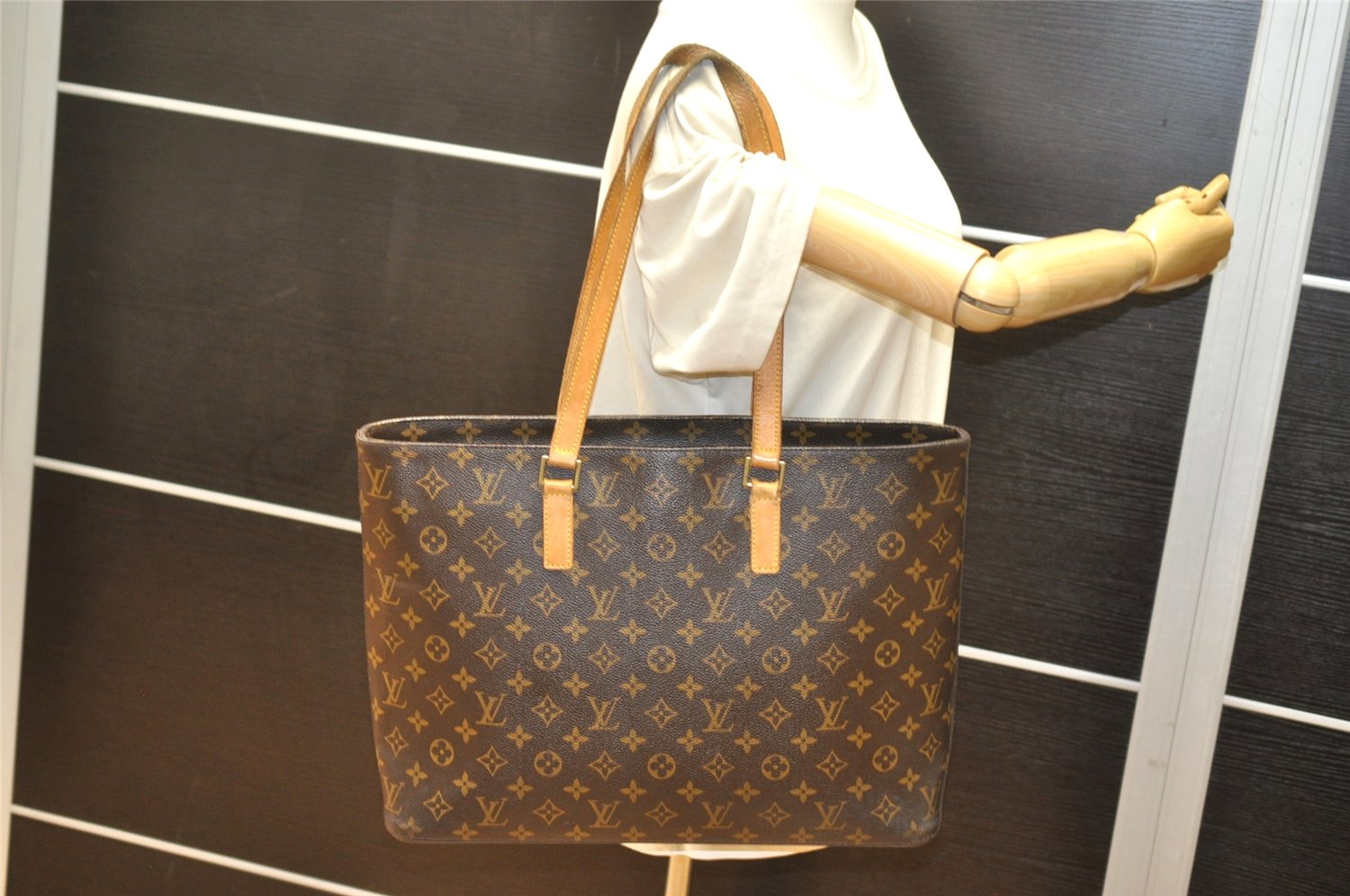 Authentic Louis Vuitton Monogram Luco Shoulder Tote Bag M51155 LV 7565K