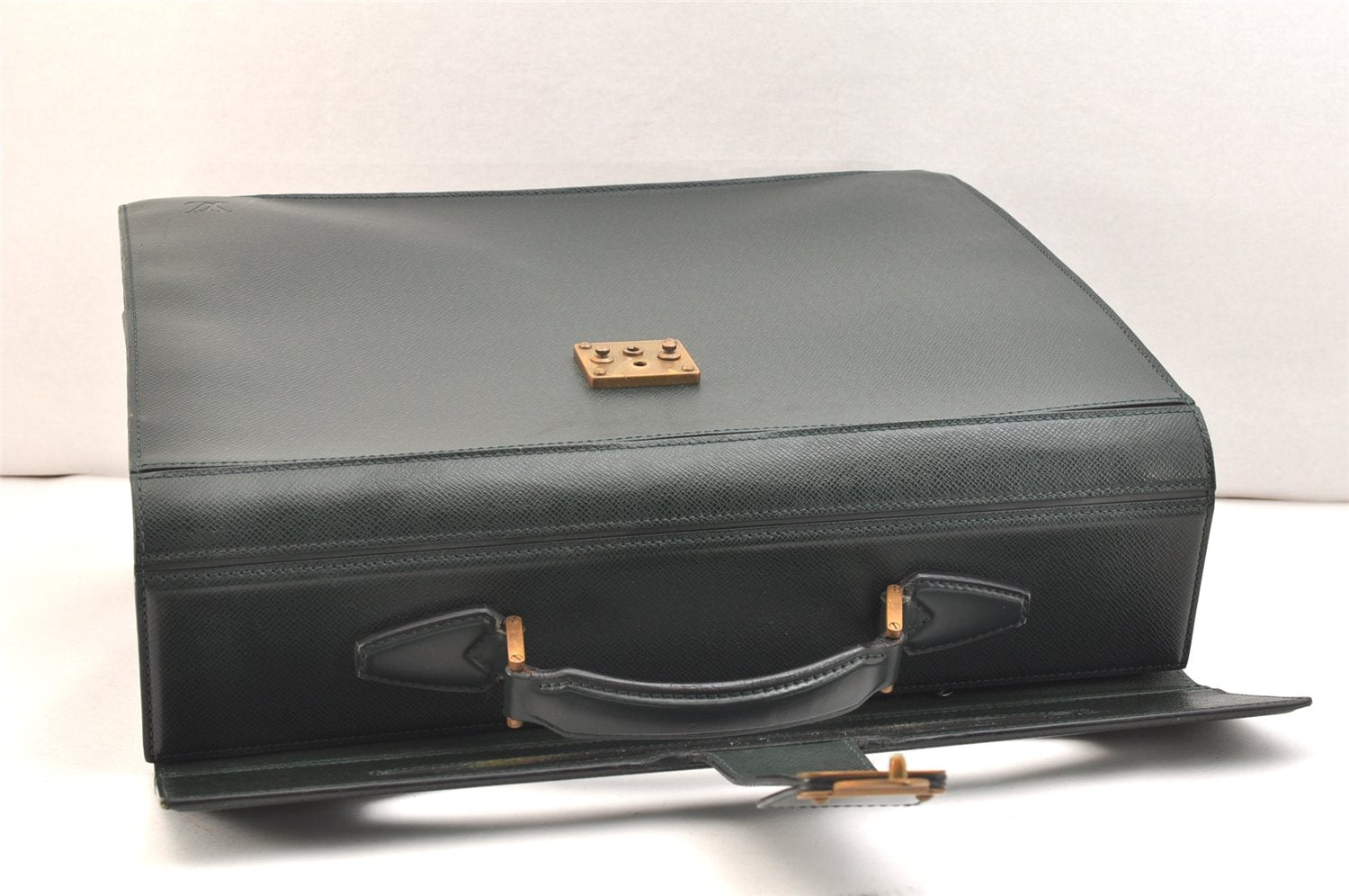 Auth Louis Vuitton Taiga Oural Briefcase Business Bag Green M30024 LV Junk 7571K