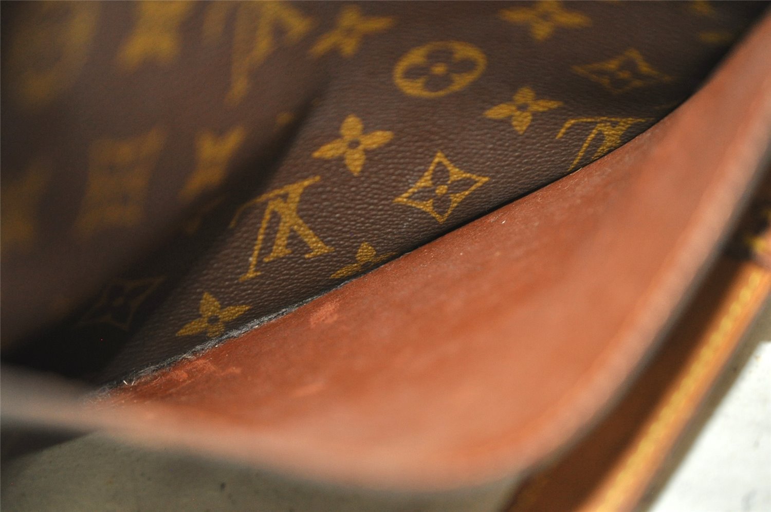 Authentic Louis Vuitton Monogram Saint Cloud GM M51242 Shoulder Cross Bag 7575J