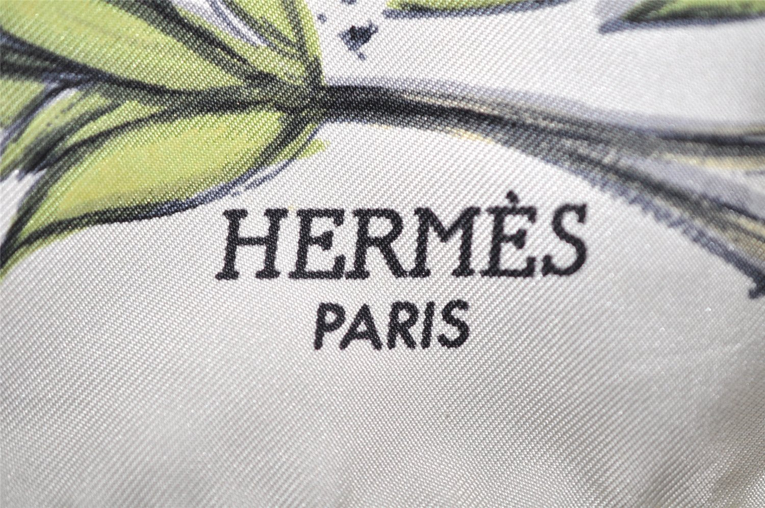 Authentic HERMES Carre 90 Scarf 