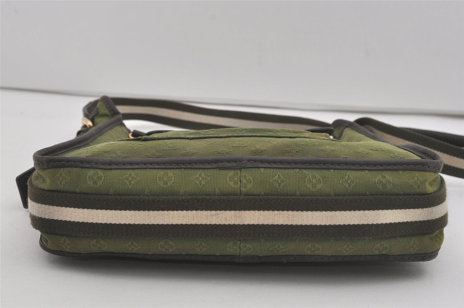 Authentic Louis Vuitton Monogram Mini Besace Mary Kate Shoulder Bag Green 7584I