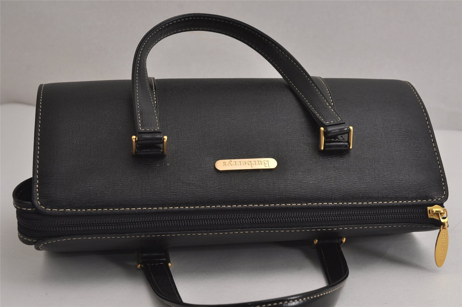 Authentic Burberrys Vintage Leather Hand Bag Purse Black 7587J