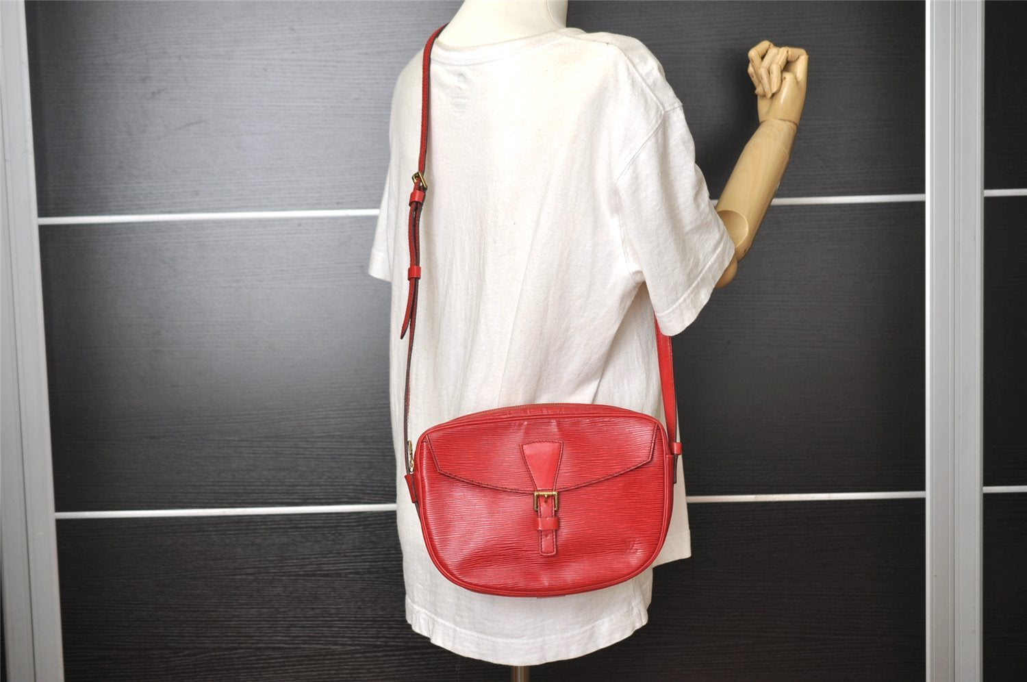 Authentic Louis Vuitton Epi Jeune Fille Shoulder Cross Bag Red M52157 LV 7590I