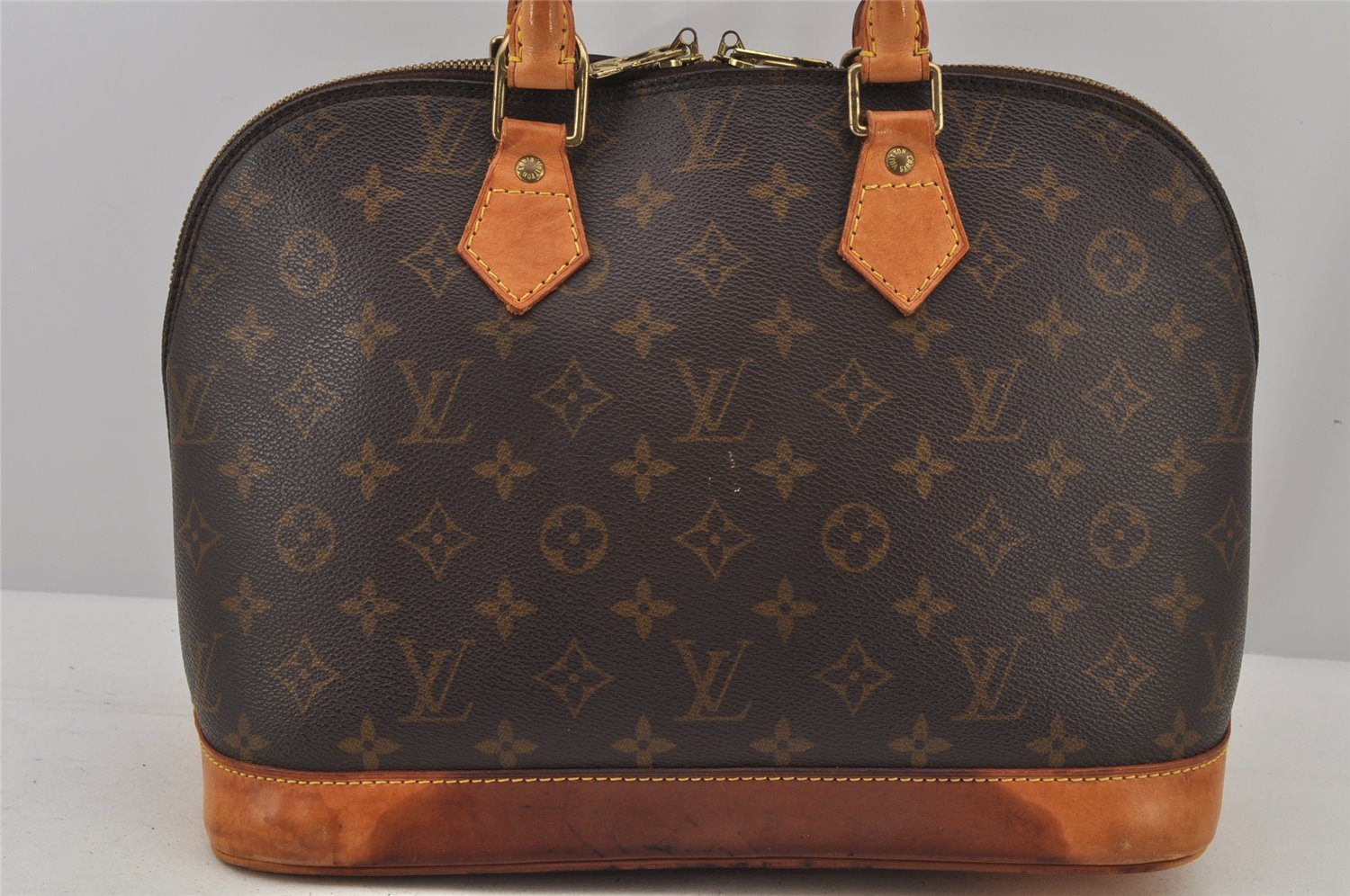 Authentic Louis Vuitton Monogram Alma Hand Bag Purse M51130 LV 7596J