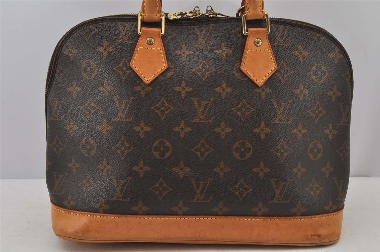Authentic Louis Vuitton Monogram Alma Hand Bag Purse M51130 LV 7596J