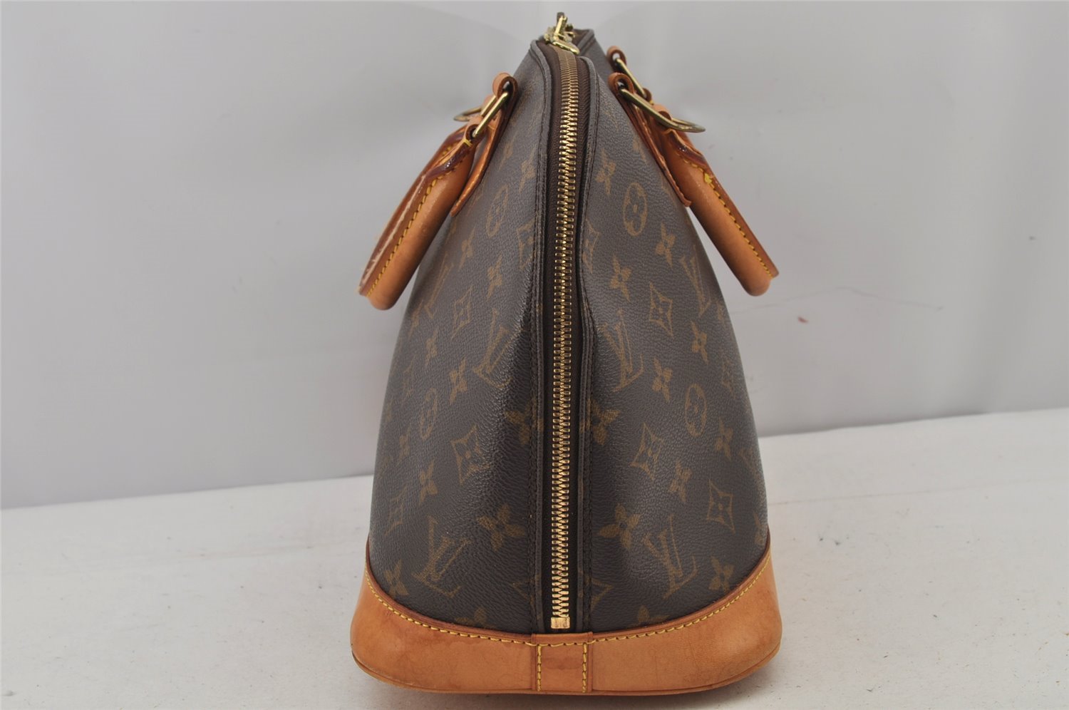 Authentic Louis Vuitton Monogram Alma Hand Bag Purse M51130 LV 7596J