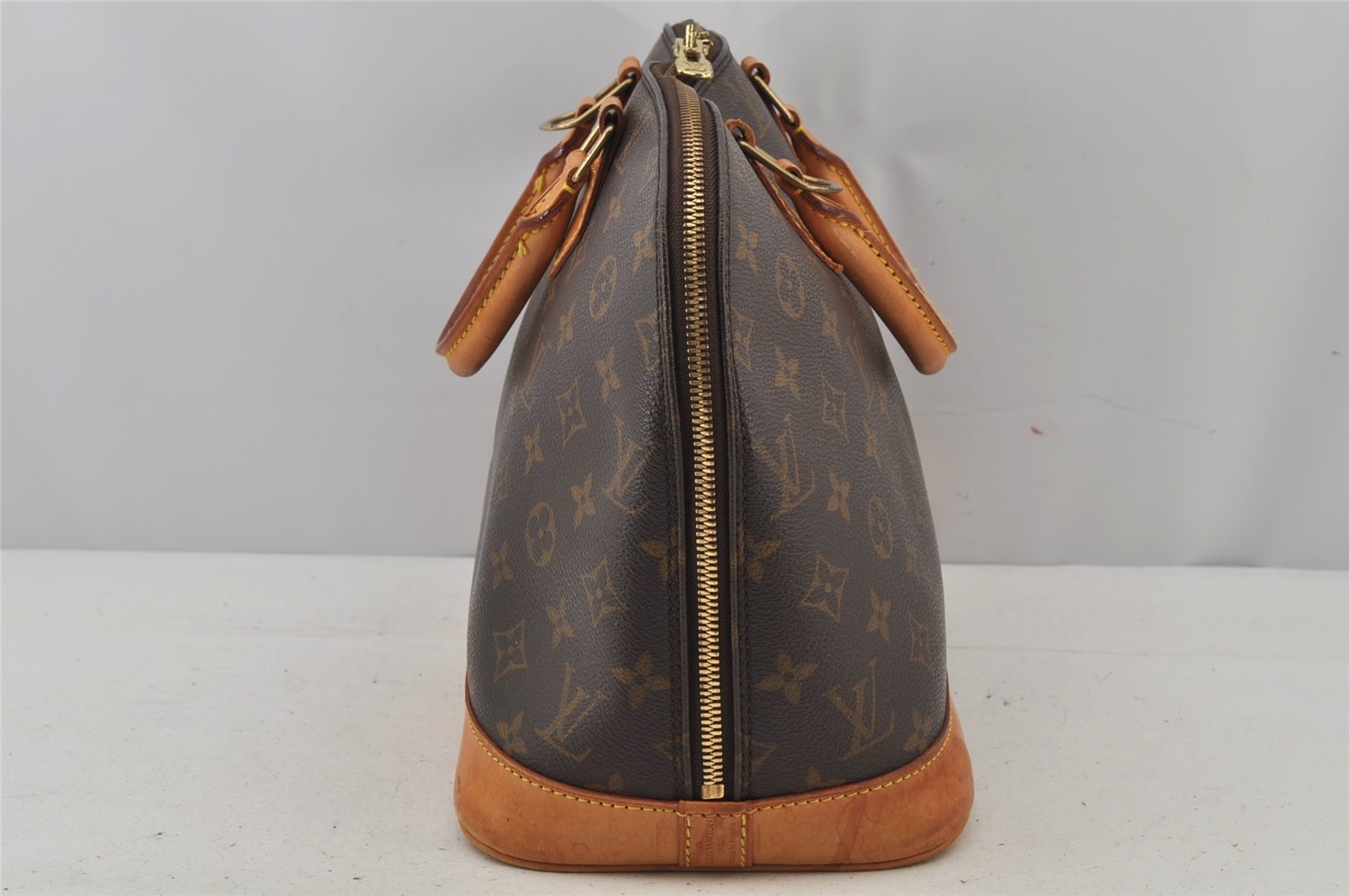 Authentic Louis Vuitton Monogram Alma Hand Bag Purse M51130 LV 7596J
