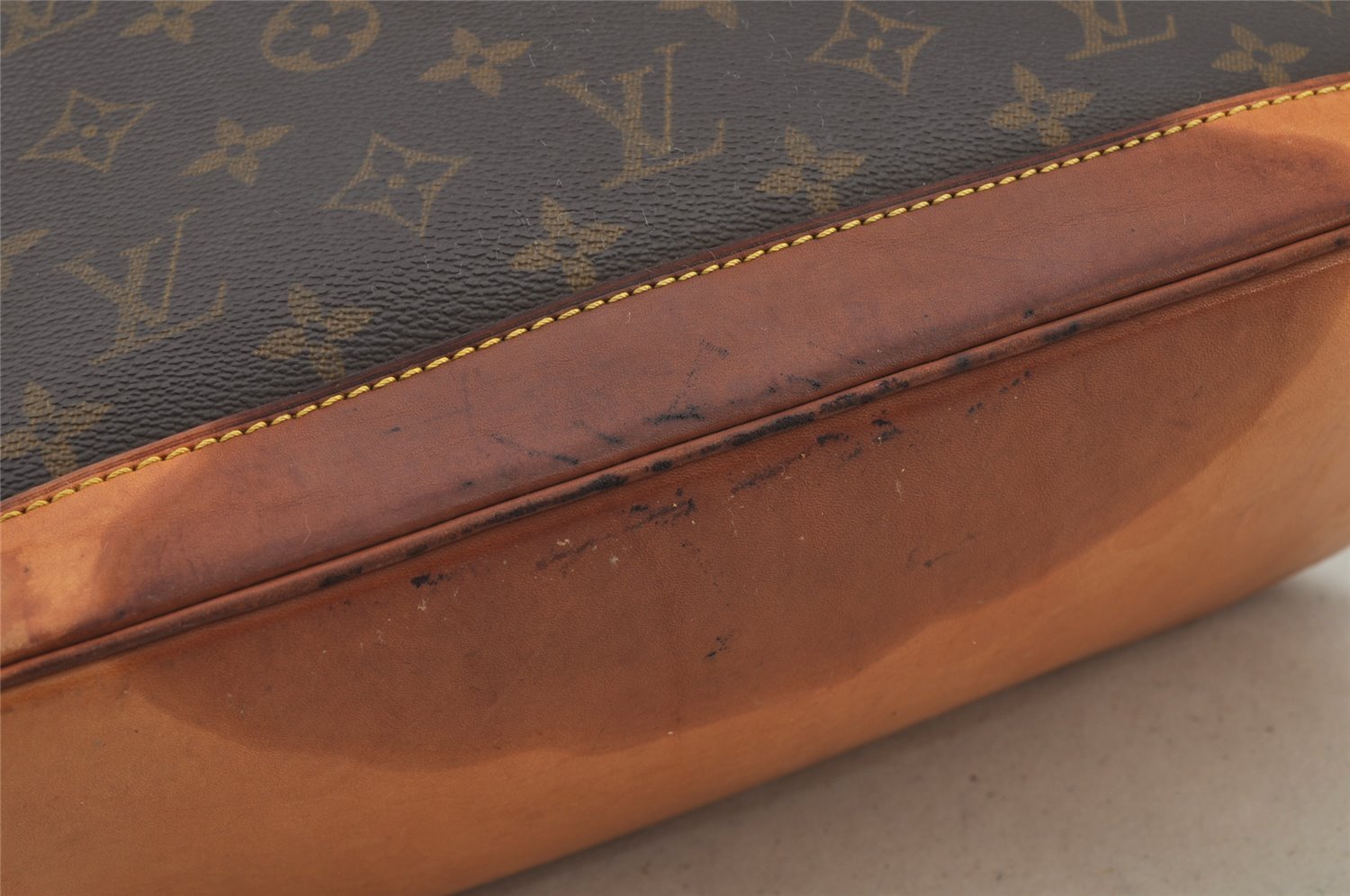 Authentic Louis Vuitton Monogram Alma Hand Bag Purse M51130 LV 7596J