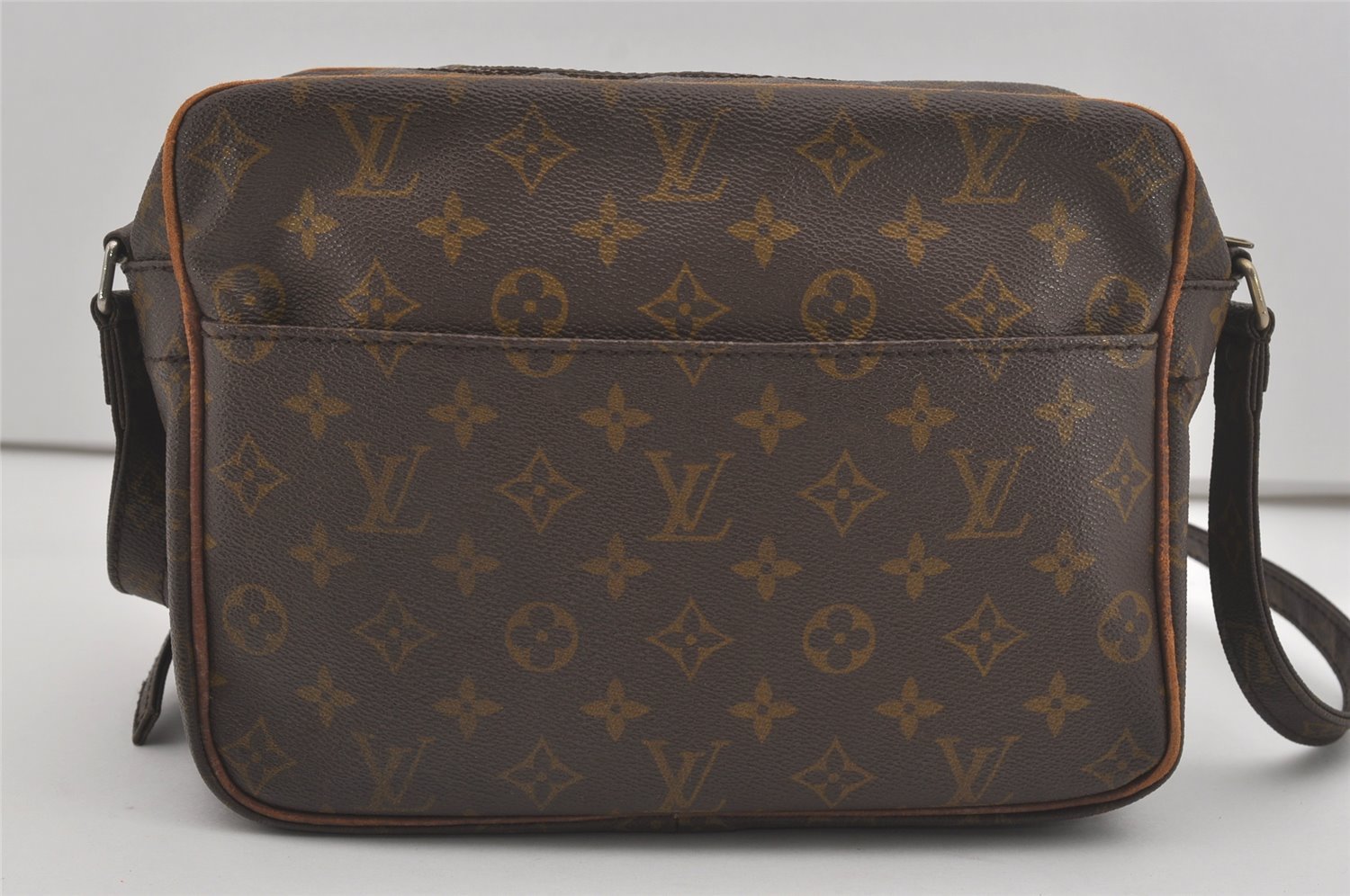 Authentic Louis Vuitton Monogram Nile Shoulder Cross Body Bag Old Model LV 7606I