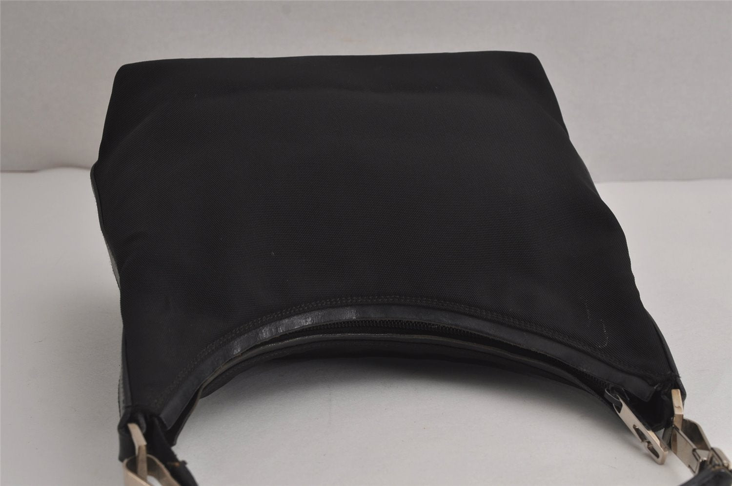 Authentic GUCCI Vintage Shoulder Hand Bag Purse Nylon Leather Black 7609J