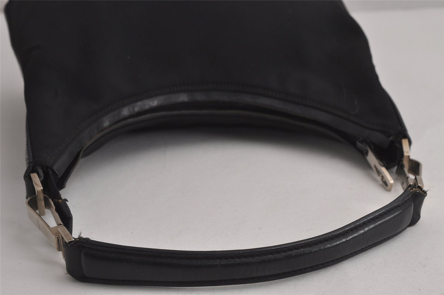 Authentic GUCCI Vintage Shoulder Hand Bag Purse Nylon Leather Black 7609J