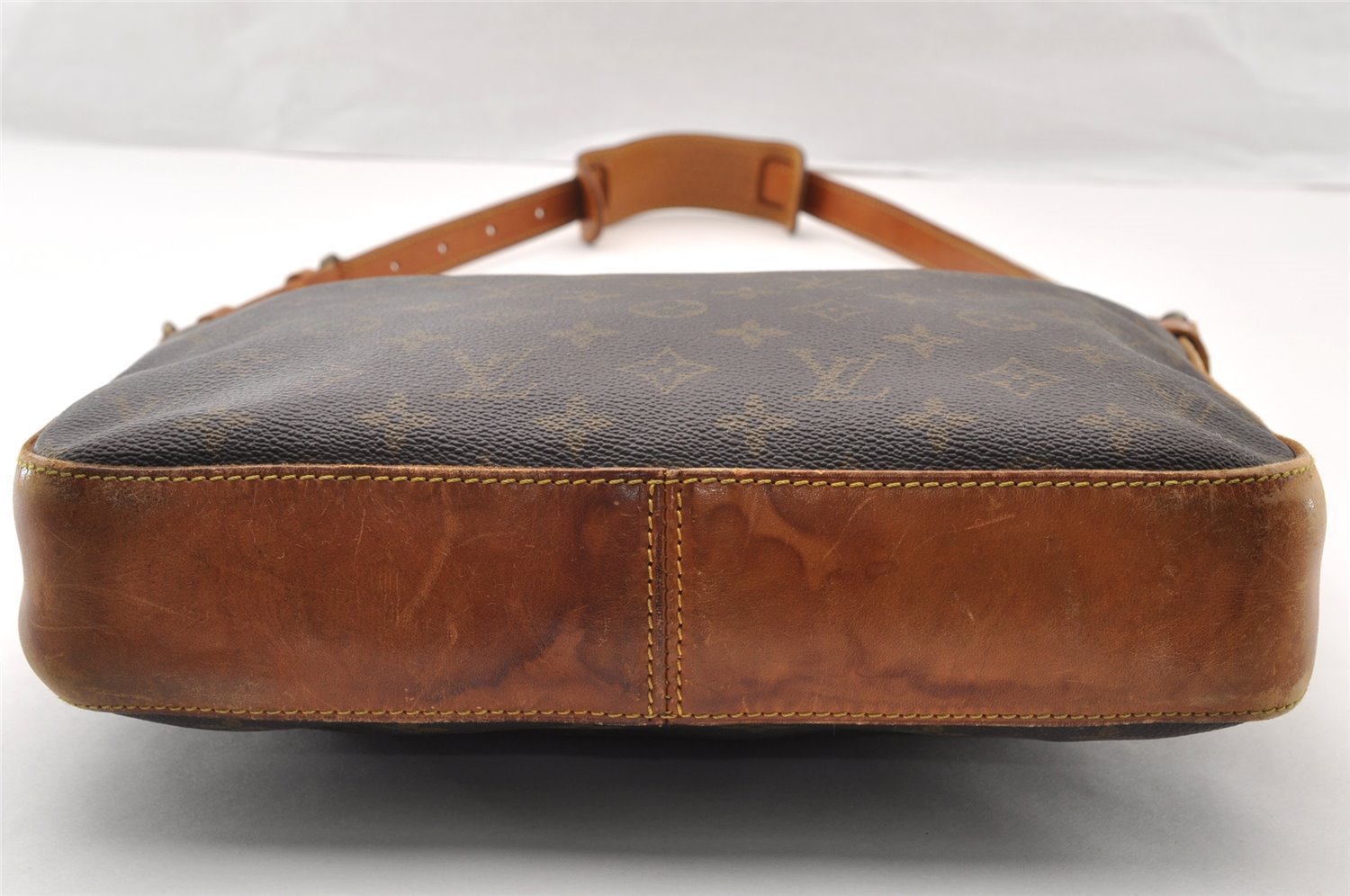 Authentic Louis Vuitton Monogram Boulogne 30 Shoulder Bag Old Model Junk 7618I
