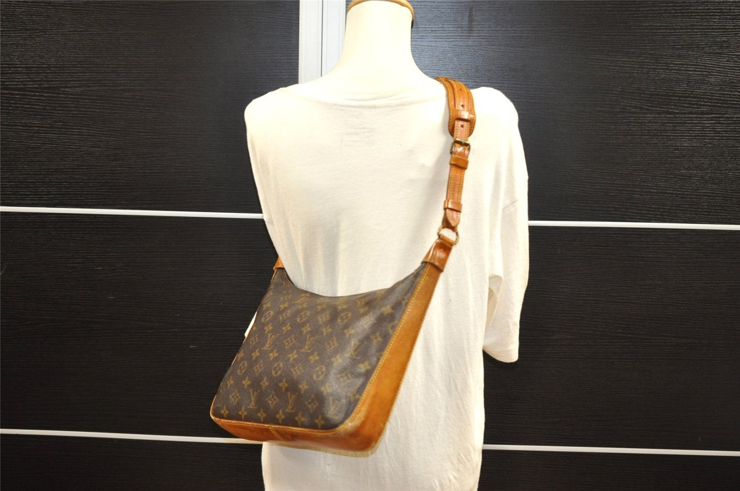 Authentic Louis Vuitton Monogram Boulogne 30 Shoulder Bag Old Model Junk 7618I