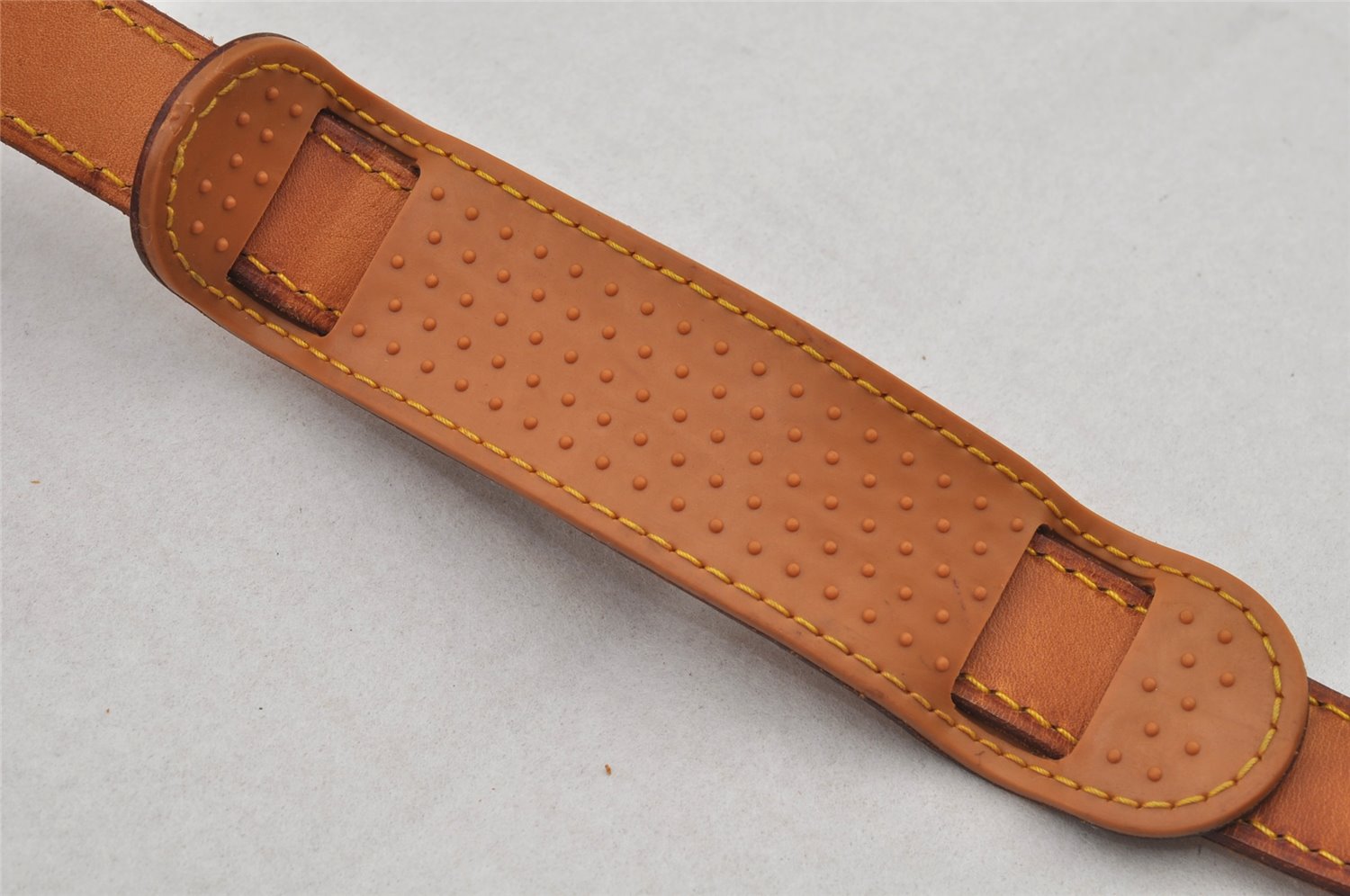 Authentic Louis Vuitton Leather Shoulder Strap Beige 35.6-42.7