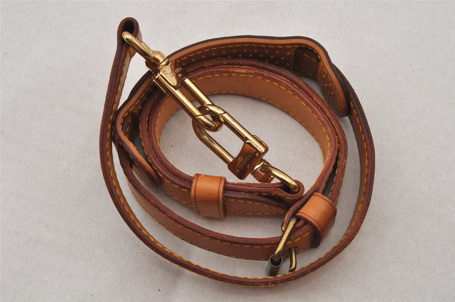 Authentic Louis Vuitton Leather Shoulder Strap Beige 35.6-42.7