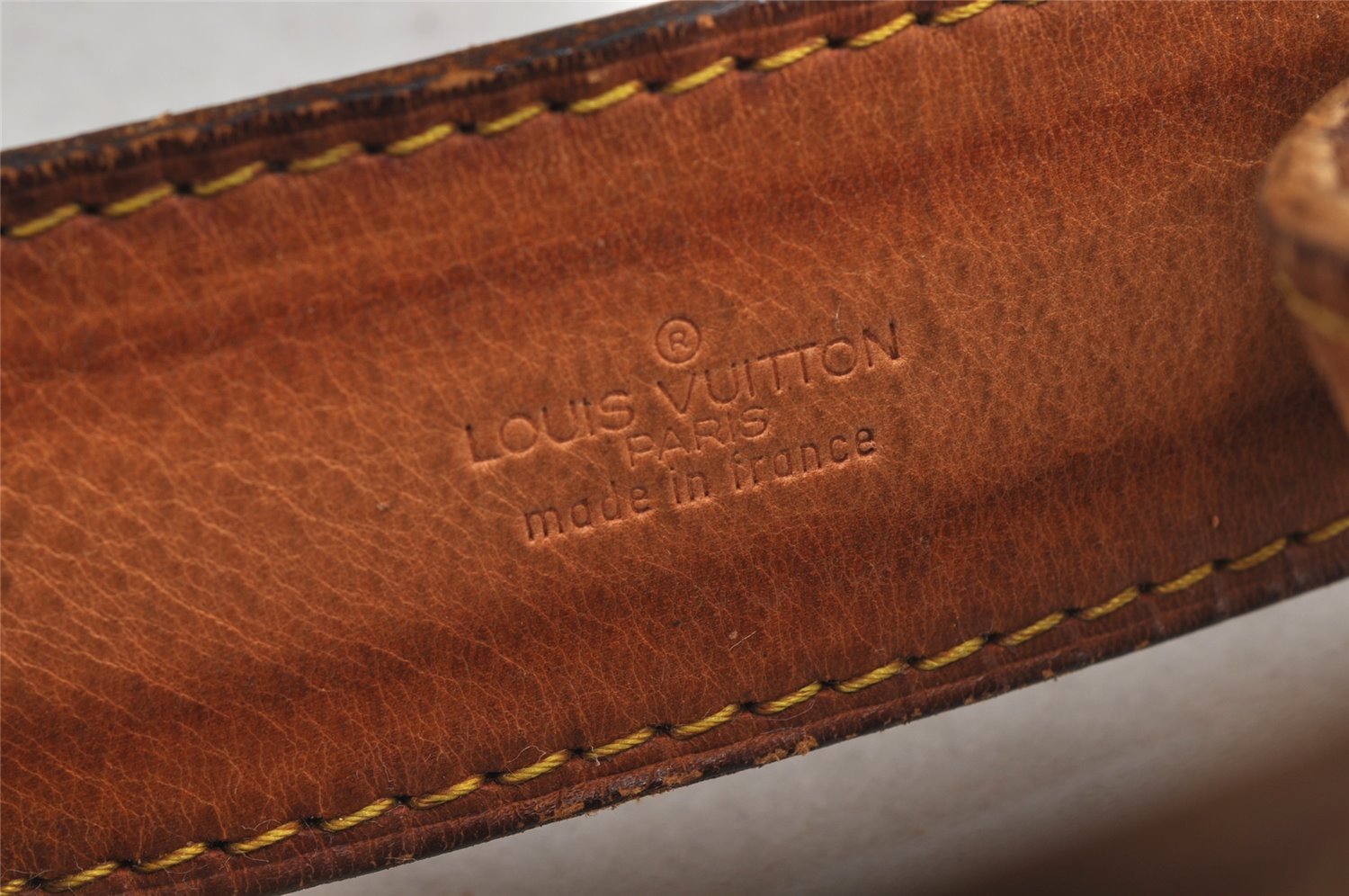 Authentic Louis Vuitton Leather Shoulder Strap Beige 41.3-48.2