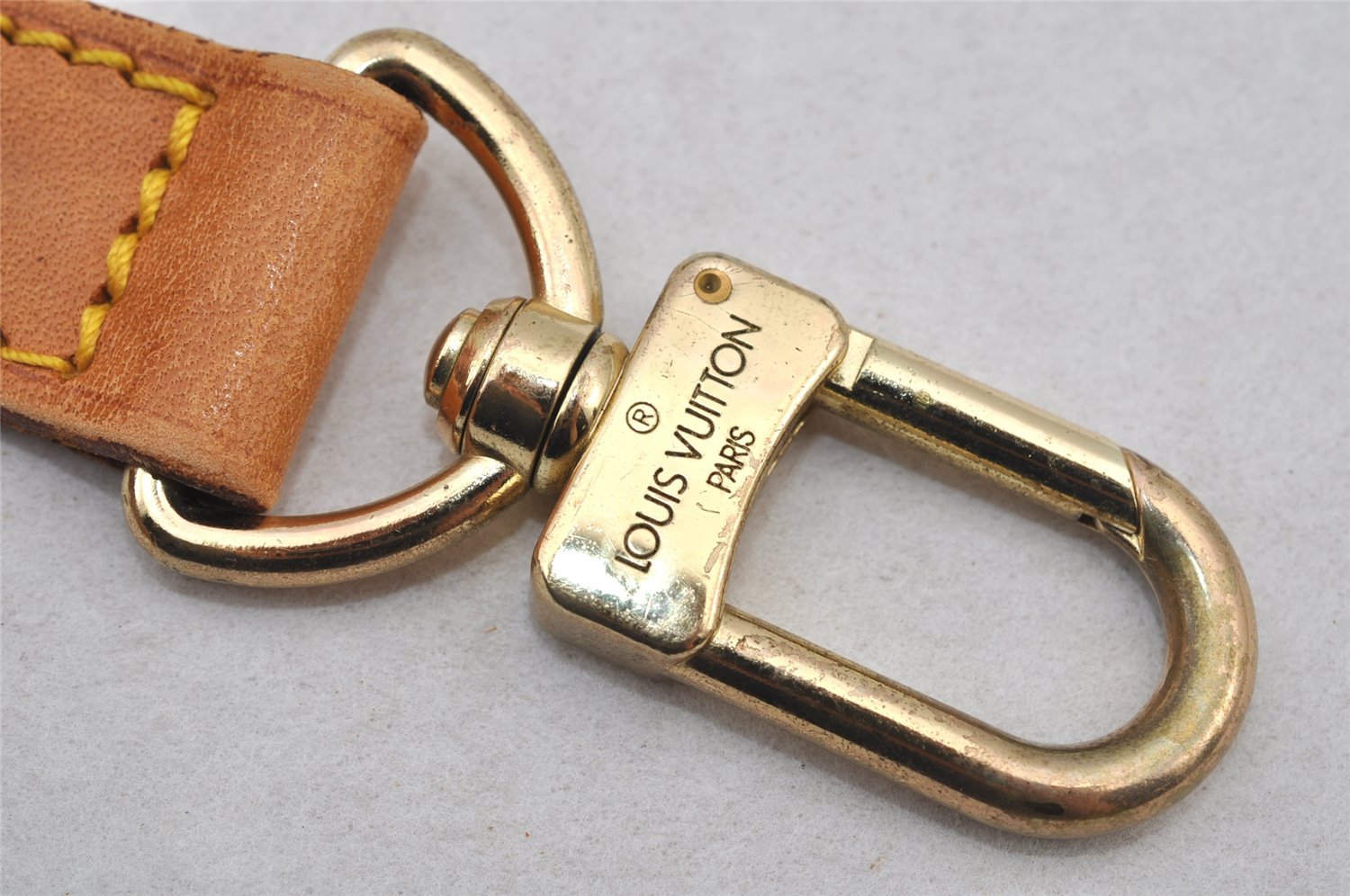 Authentic Louis Vuitton Leather Shoulder Strap Beige 42.3-49