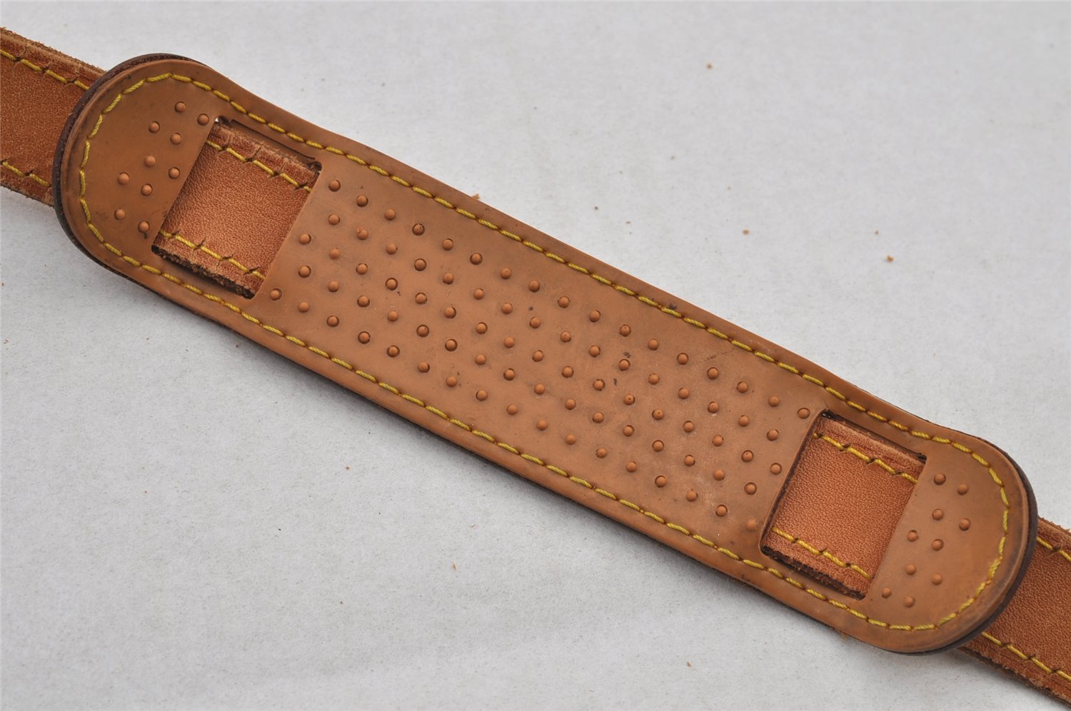 Authentic Louis Vuitton Leather Shoulder Strap Beige 42.3-49