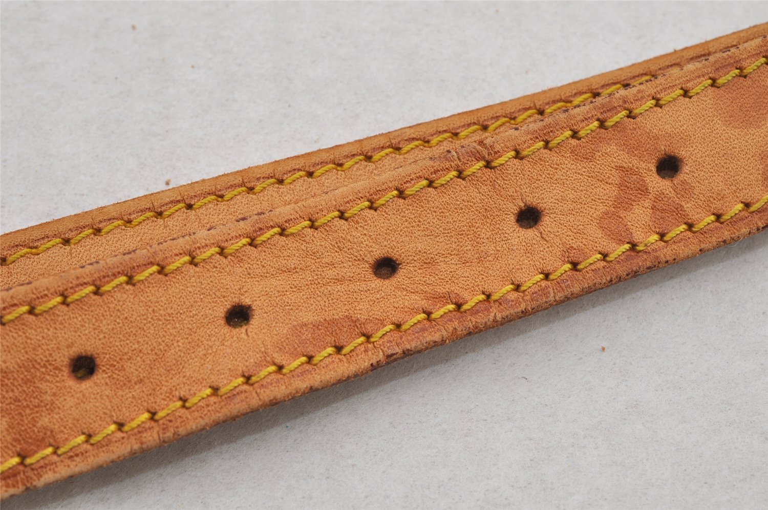 Authentic Louis Vuitton Leather Shoulder Strap Beige 42.3-49
