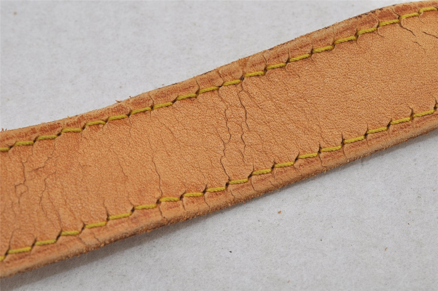 Authentic Louis Vuitton Leather Shoulder Strap Beige 42.3-49