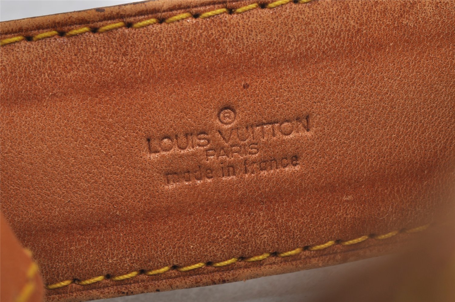 Authentic Louis Vuitton Leather Shoulder Strap Beige 42.3-49