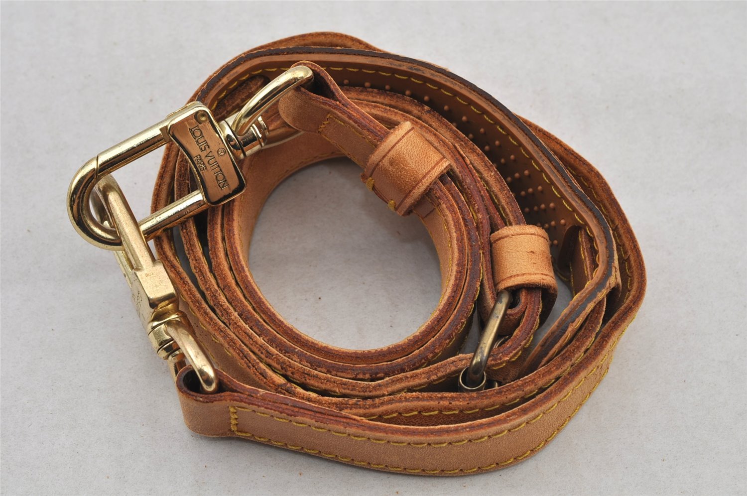 Authentic Louis Vuitton Leather Shoulder Strap Beige 42.3-49