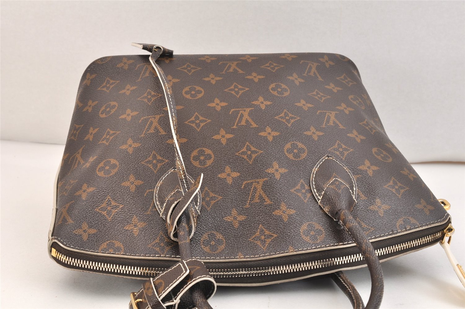 Authentic Louis Vuitton Shiny Monogram Lockit Hand Tote Bag M40597 LV Junk 7624K