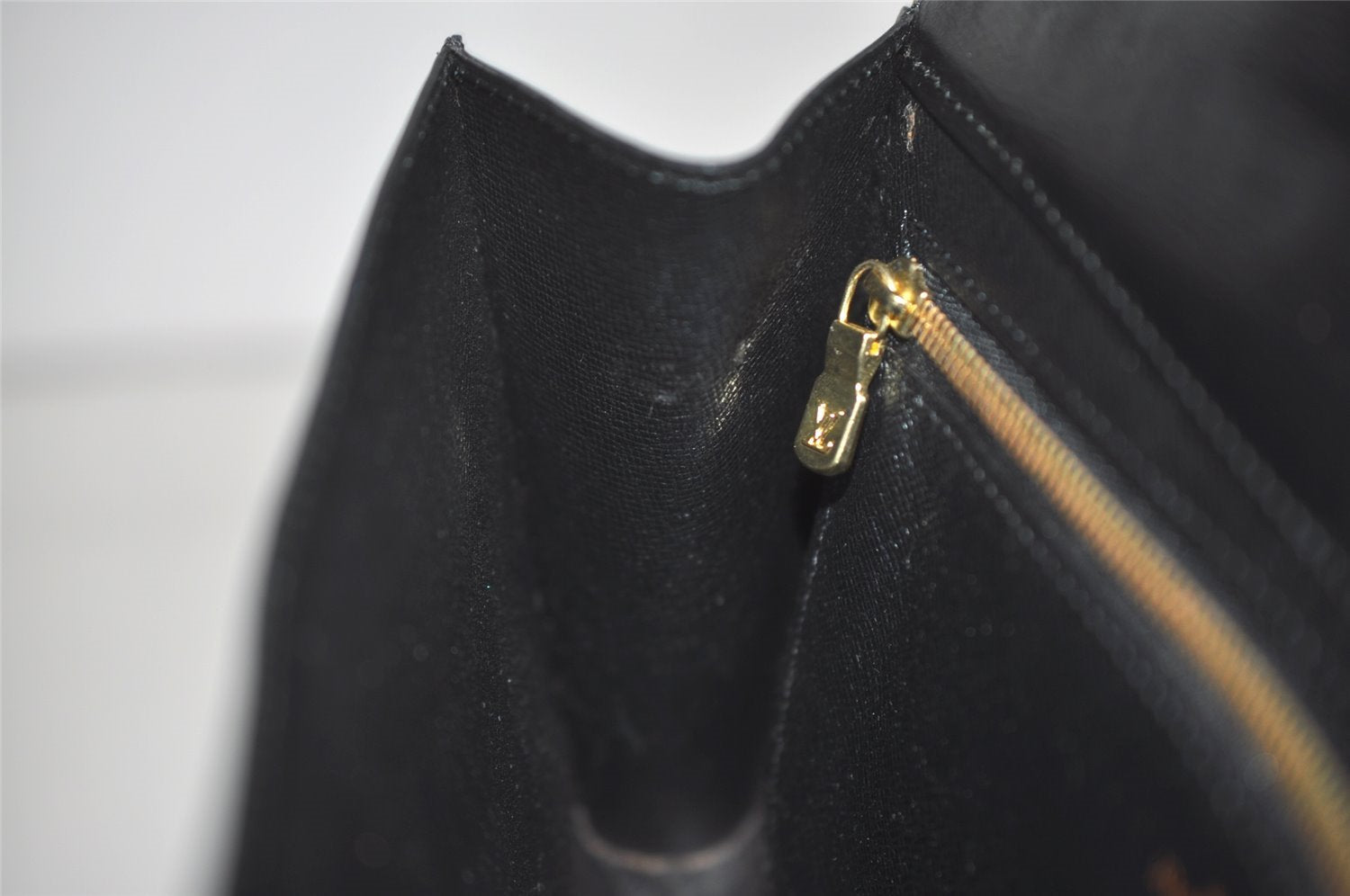 Authentic Louis Vuitton Epi Arts Deco Clutch Hand Bag Black M52632 LV 7626I