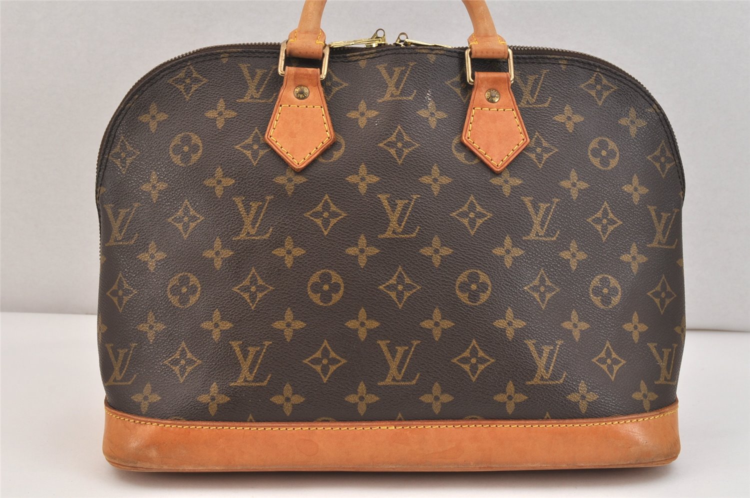 Authentic Louis Vuitton Monogram Alma Hand Bag Purse M51130 LV 7635K