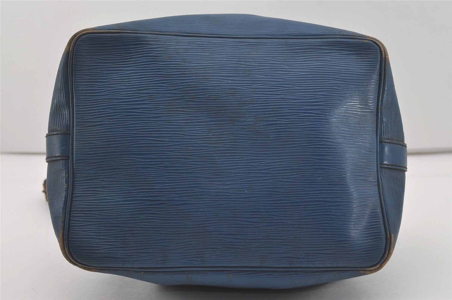 Authentic Louis Vuitton Epi Petit Noe Shoulder Drawstring Bag M44105 Blue 7636I