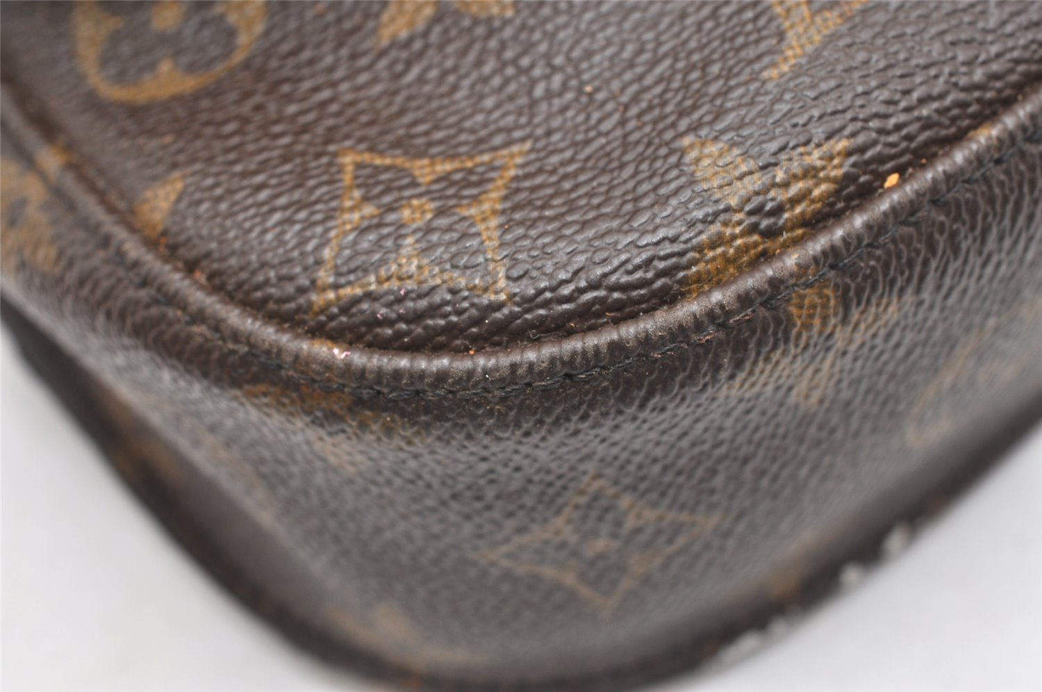 Authentic Louis Vuitton Monogram Saint Cloud MM M51243 Shoulder Bag Junk 7638K