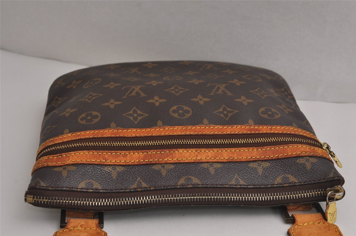 Auth Louis Vuitton Monogram Pochette Bosphore Shoulder Cross Bag M40044 LV 7642J
