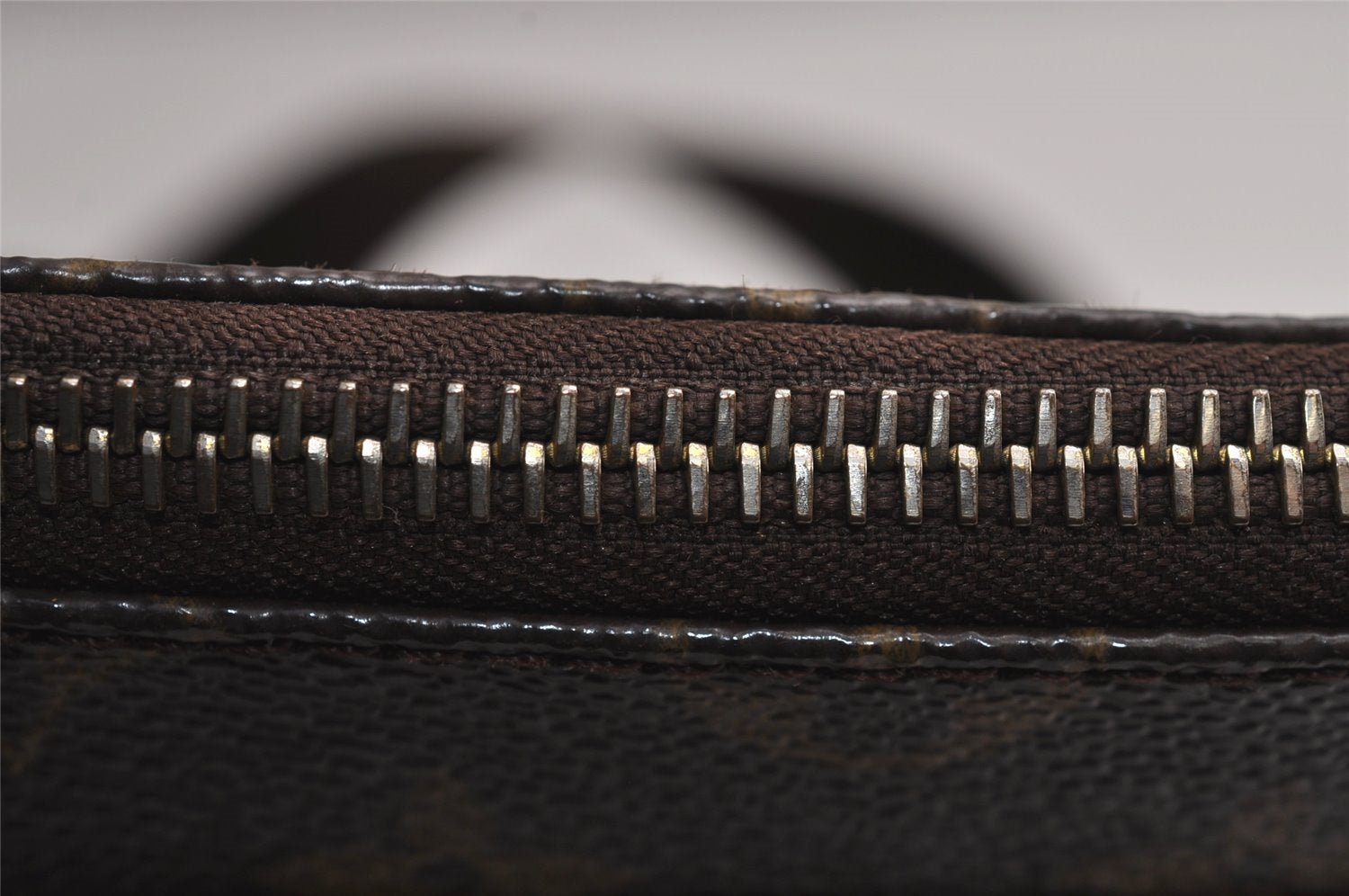 Auth Louis Vuitton Monogram Pochette Bosphore Shoulder Cross Bag M40044 LV 7642J