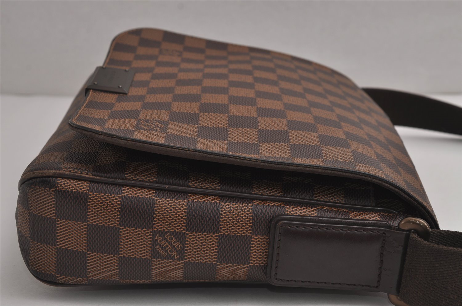 Authentic Louis Vuitton Damier District PM Shoulder Cross Bag N41213 LV 7643J